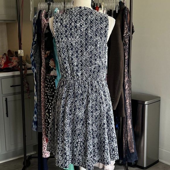 maison jules Classic Navy and White Fit and Flare Sleeveless Dress Size Medium - Picture 3 of 7